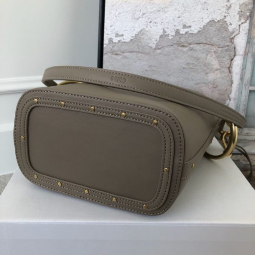 chloe-roy-bucket-bag-2