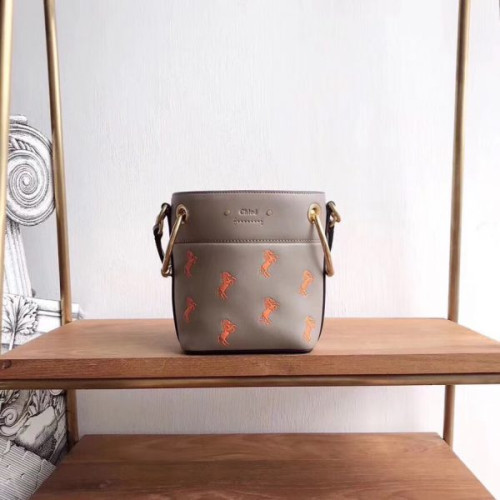 chloe-roy-bucket-bag-6