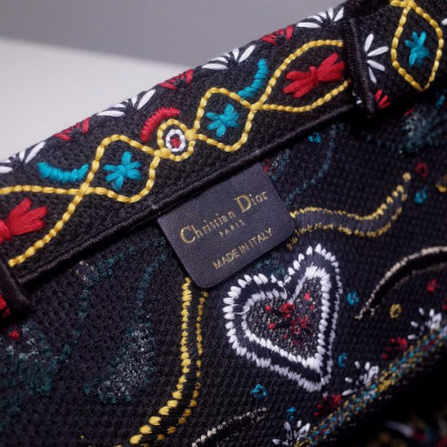 D*or-book-tote-bag-10