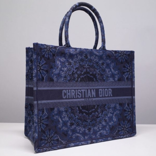 D*or-book-tote-bag-17