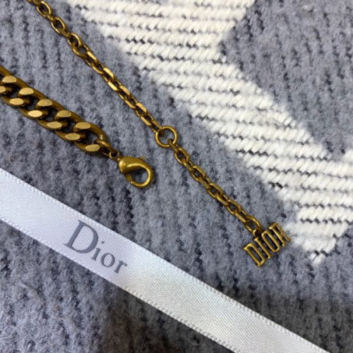 D*or-bracelet-7-2-4-2-5-2-3-5-2-7-3-3-3-5-2