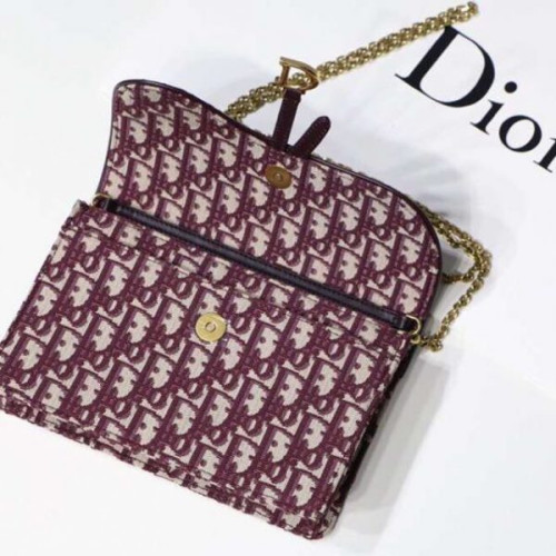 D*or-oblique-saddle-clutch-2
