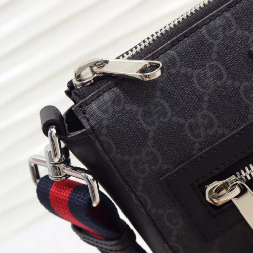 g*u*i-gg-S*p*e-small-messenger-bag