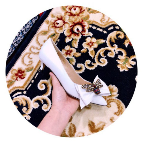 G*u*i-leather-pump-with-bow-2