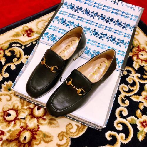 G*u*i-loafer-with-crystals-3