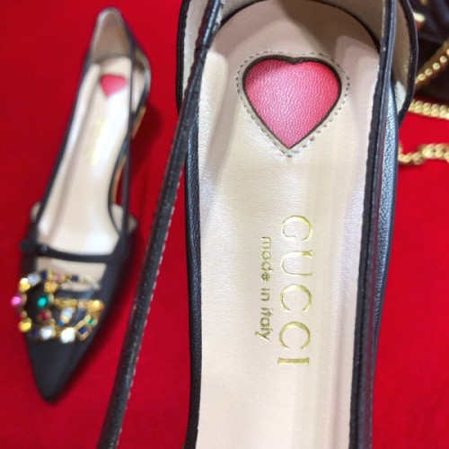 G*u*i-pump-with-crystal-6