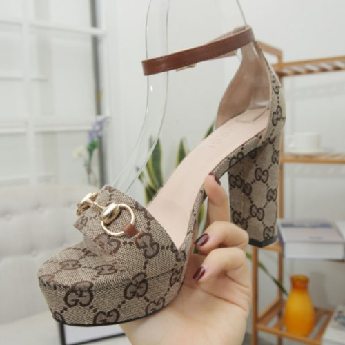 G*u*i-sandal-2