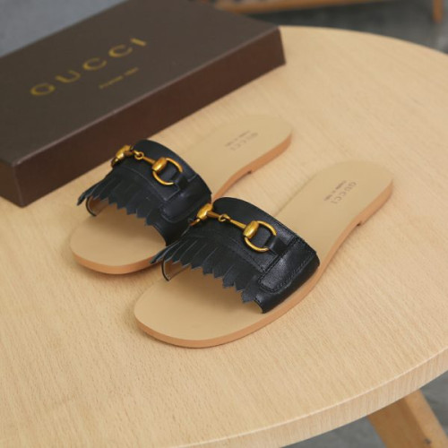 G*u*i-slipper-53