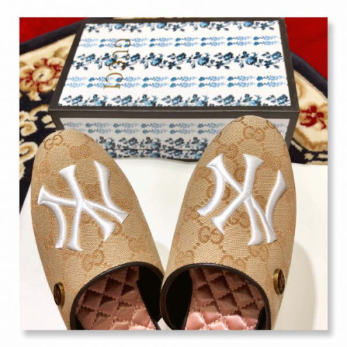 G*u*i-slippers-2