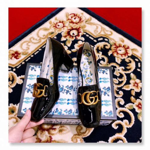 G*u*i-velvet-pump-3