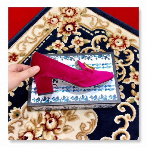 G*u*i-velvet-pump