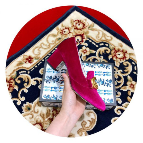 G*u*i-velvet-pump