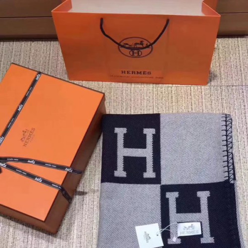 H**mes-blanket-2