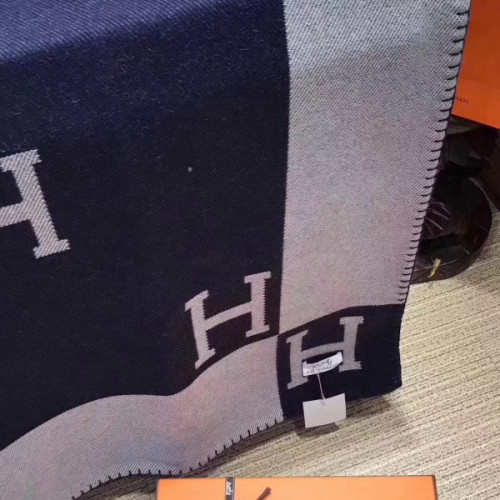 H**mes-blanket-2