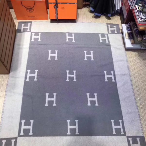 H**mes-blanket-3