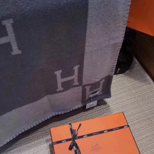 H**mes-blanket-3