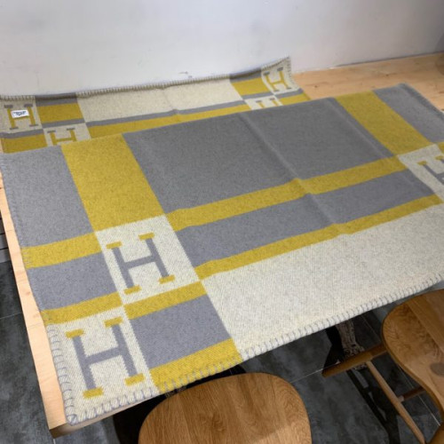 H**mes-blanket-8