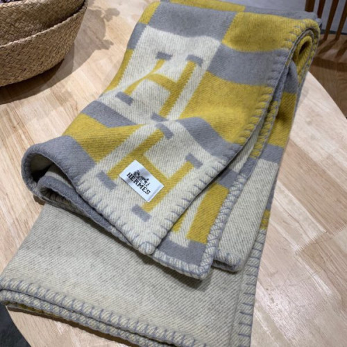H**mes-blanket-8