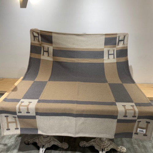 H**mes-blanket-9
