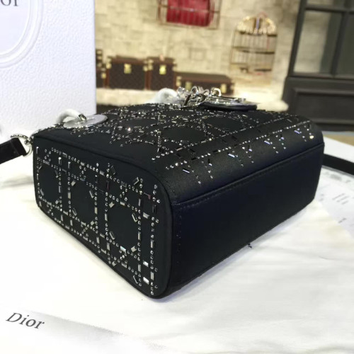 lady-D*or-replica-bag-4