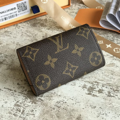 l0*is-V*t0n-6-key-holder-10