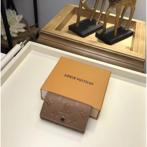 l0*is-V*t0n-6-key-holder-7