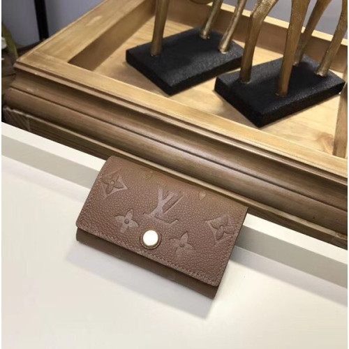 l0*is-V*t0n-6-key-holder-7