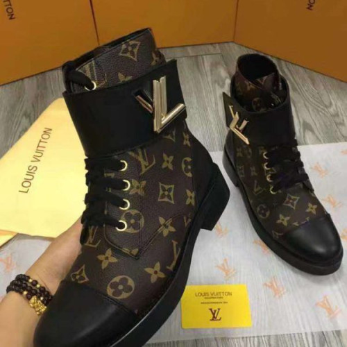 l0*is-V*t0n-boots-12