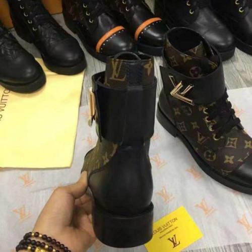 l0*is-V*t0n-boots-12