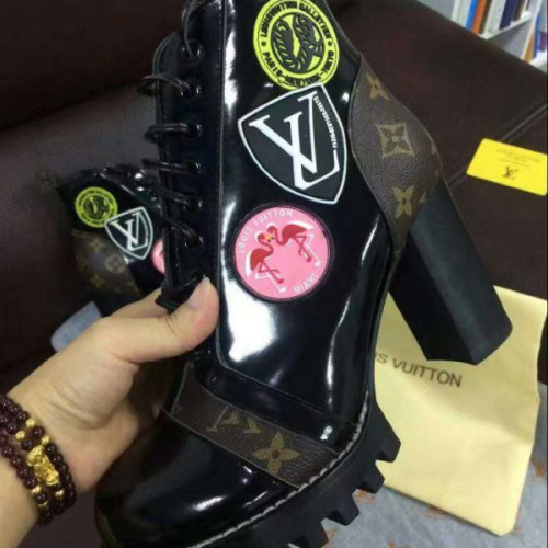 l0*is-V*t0n-boots-13