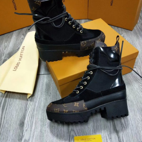 l0*is-V*t0n-boots-4
