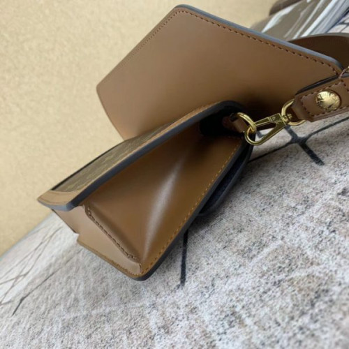 l0*is-V*t0n-bumbag-dauphine