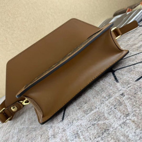 l0*is-V*t0n-bumbag-dauphine