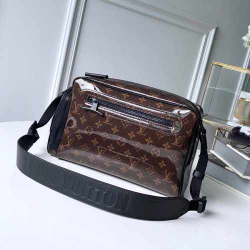 l0*is-V*t0n-camera-bag-2