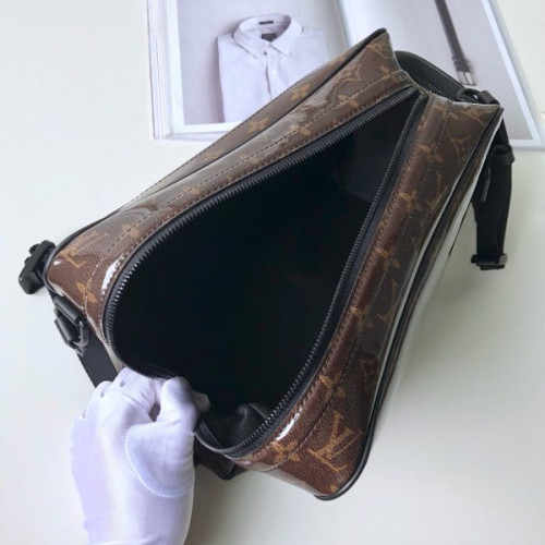 l0*is-V*t0n-camera-bag-2