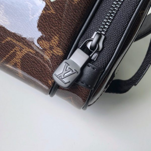 l0*is-V*t0n-camera-bag-2