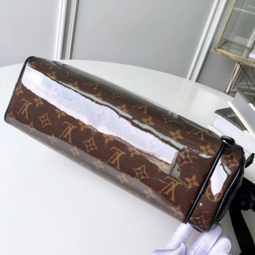 l0*is-V*t0n-camera-bag-2