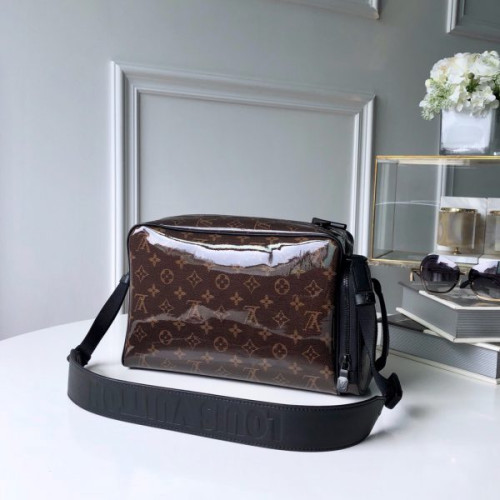 l0*is-V*t0n-camera-bag-2