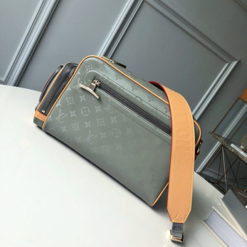 l0*is-V*t0n-camera-bag-3
