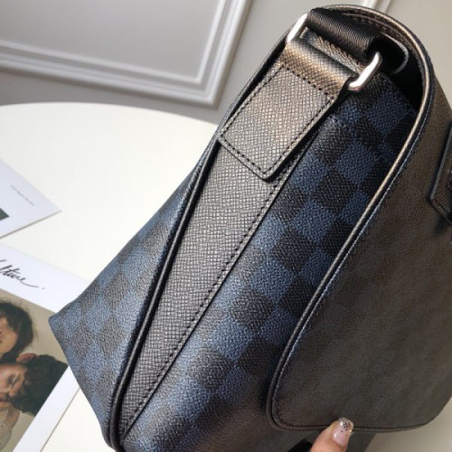 l0*is-V*t0n-camera-bag-4