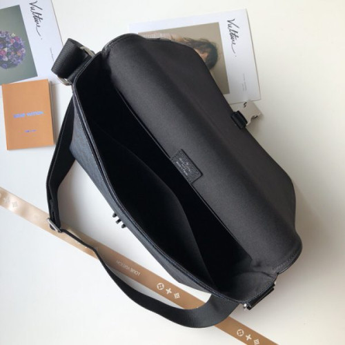 l0*is-V*t0n-camera-bag-4