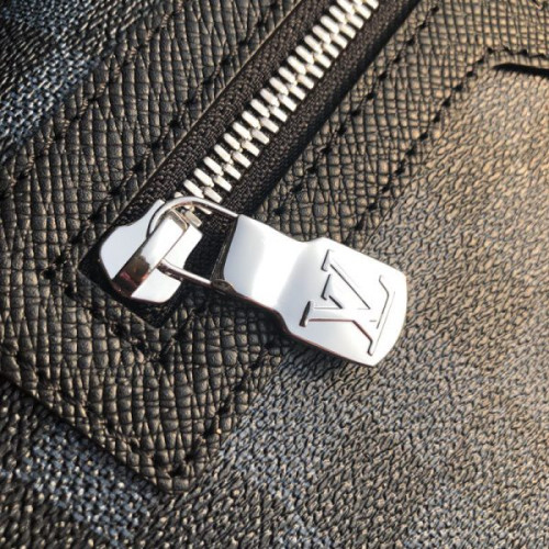 l0*is-V*t0n-camera-bag-4