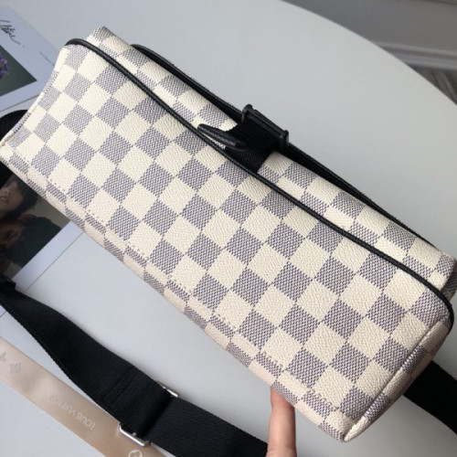 l0*is-V*t0n-camera-bag-5