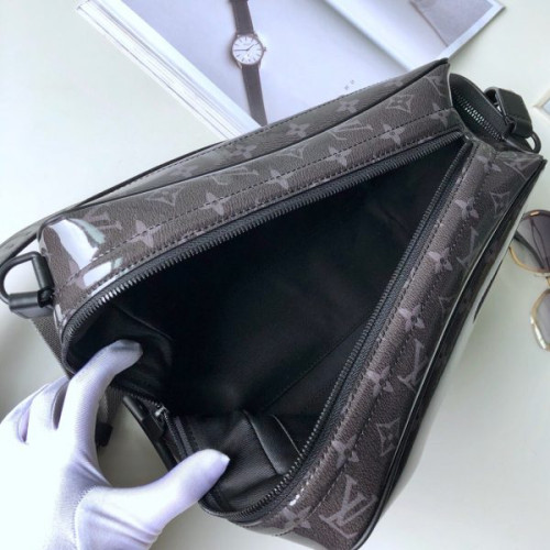 l0*is-V*t0n-camera-bag