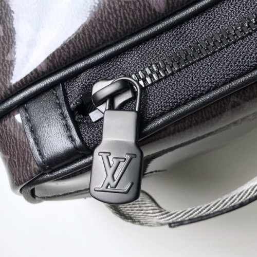 l0*is-V*t0n-camera-bag