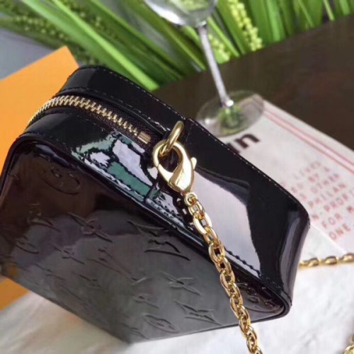 l0*is-V*t0n-camera-pouch-5