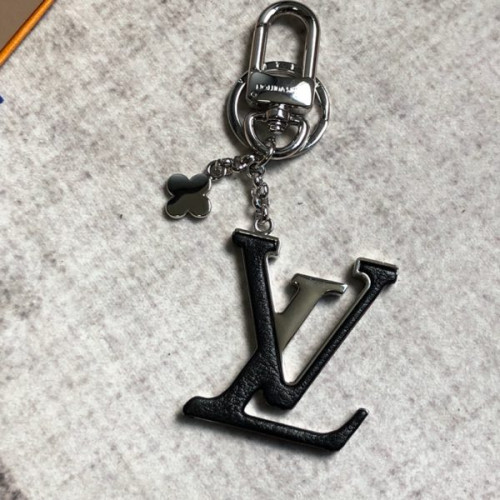 l0*is-V*t0n-capucines-bag-charm-and-key-holder-3