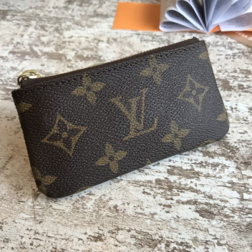 l0*is-V*t0n-key-pouch-2