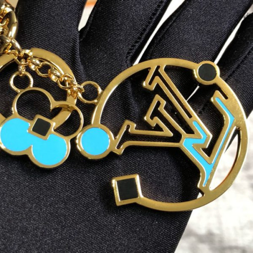 l0*is-V*t0n-key-ring-6