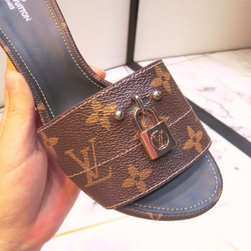 l0*is-V*t0n-lock-sandals-2
